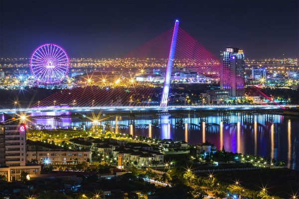 Linear LED Fixtures for Wall Washing and Wall Grazing Lighting